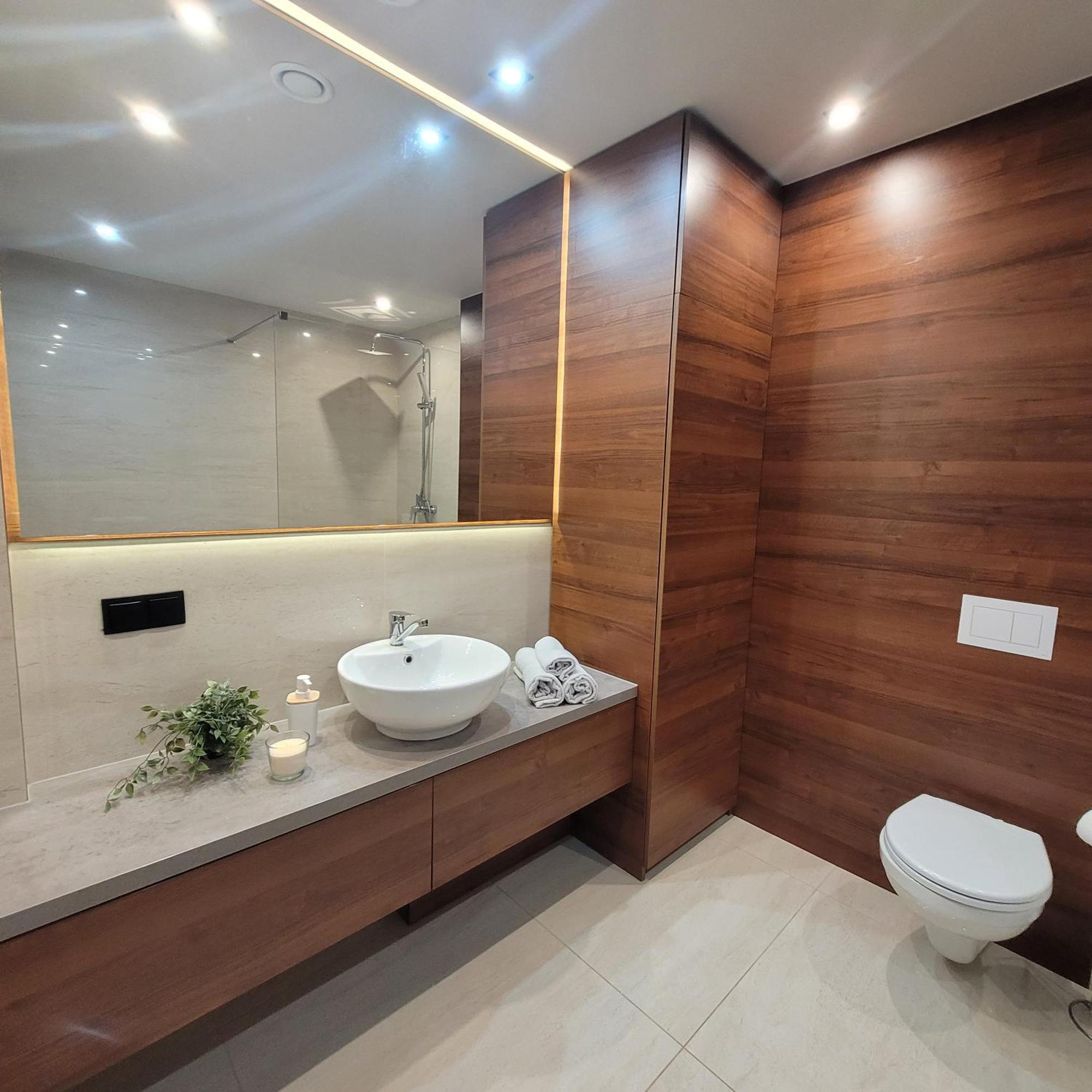 Niron Apartament Kapucynska Pila Ngoại thất bức ảnh
